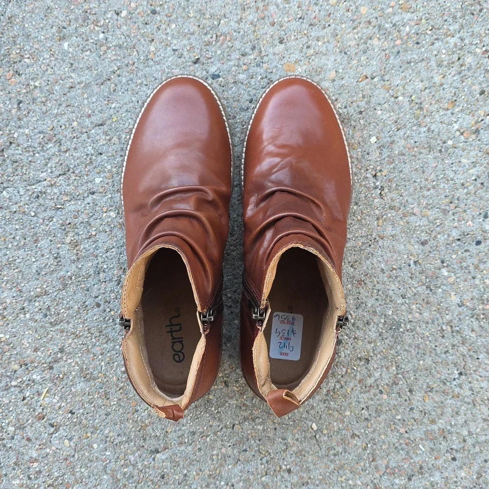 Earth Nadya Round Toe Ruched Leather Casual Booties Size 9 - Picture 3 of 10